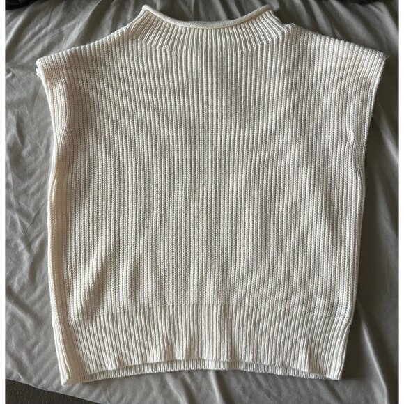 Sweater vest - Picture 1 of 3